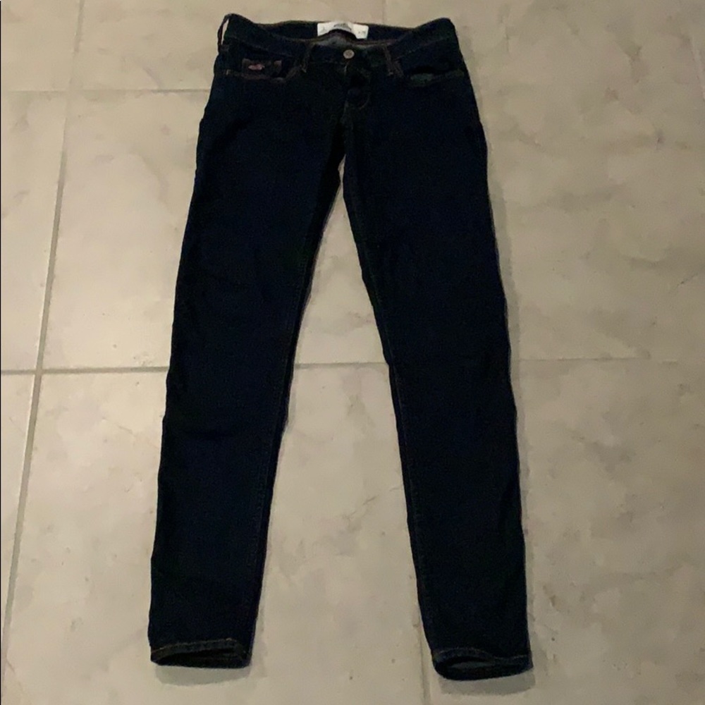 Hollister jeans size 3, waist 26.